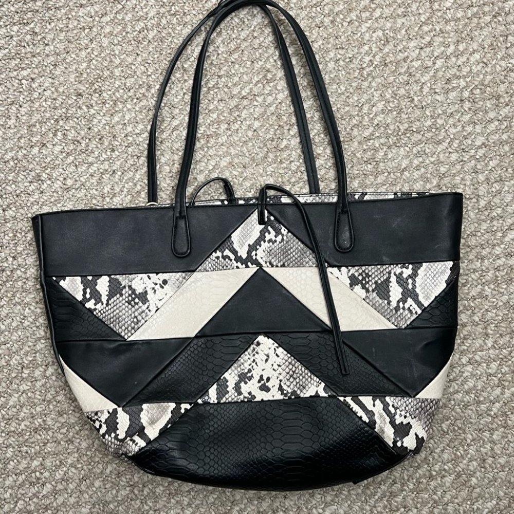 Desigual Black and Gray Wallet with Chevron Design